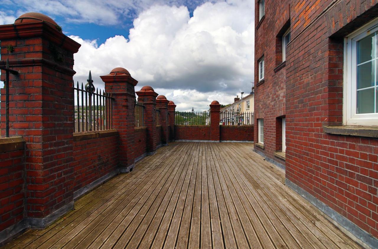 St Thomas Loft Views By Ssw - 2Br, Parking, Sleeps 4, Easy Access To City Centre, Marina, Beach And M4 Swansea Luaran gambar