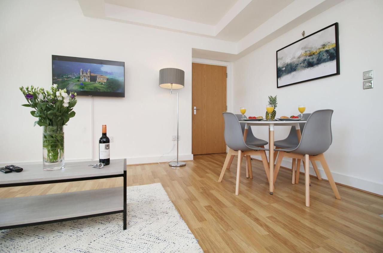 St Thomas Loft Views By Ssw - 2Br, Parking, Sleeps 4, Easy Access To City Centre, Marina, Beach And M4 Swansea Luaran gambar