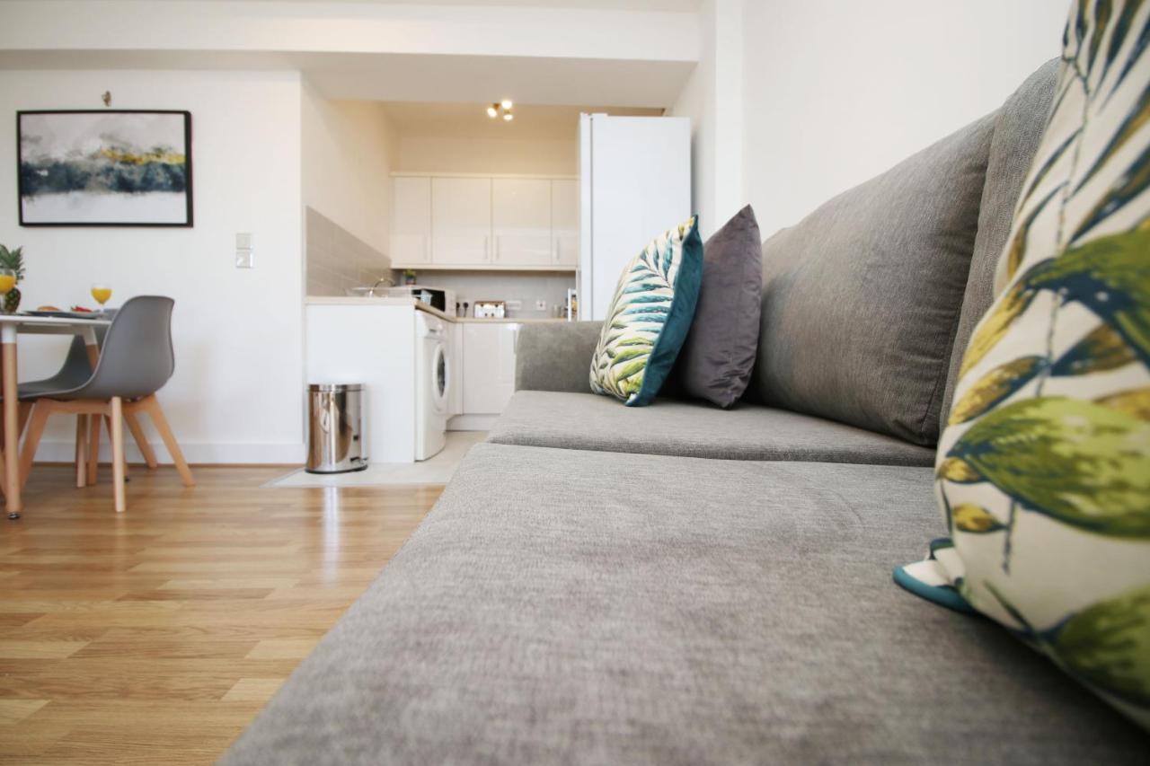 St Thomas Loft Views By Ssw - 2Br, Parking, Sleeps 4, Easy Access To City Centre, Marina, Beach And M4 Swansea Luaran gambar