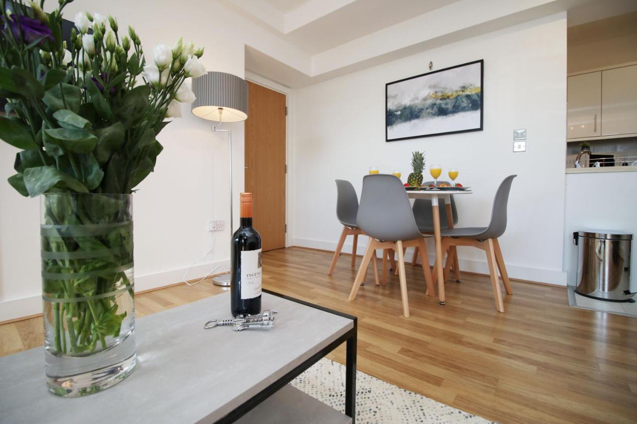 St Thomas Loft Views By Ssw - 2Br, Parking, Sleeps 4, Easy Access To City Centre, Marina, Beach And M4 Swansea Luaran gambar