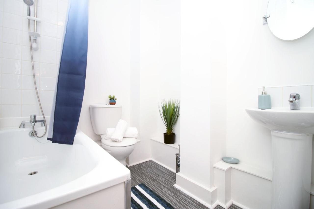 St Thomas Loft Views By Ssw - 2Br, Parking, Sleeps 4, Easy Access To City Centre, Marina, Beach And M4 Swansea Luaran gambar