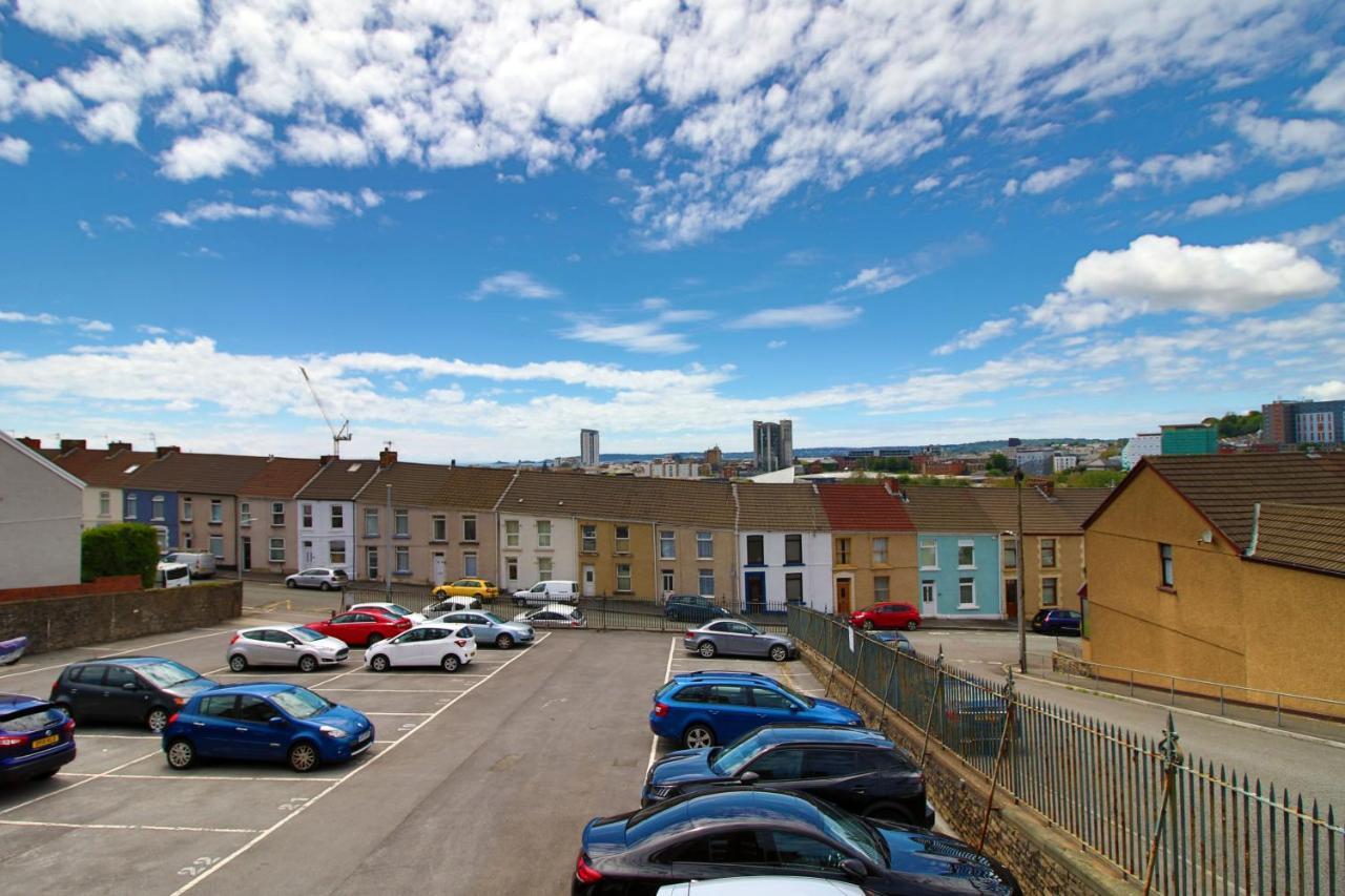 St Thomas Loft Views By Ssw - 2Br, Parking, Sleeps 4, Easy Access To City Centre, Marina, Beach And M4 Swansea Luaran gambar