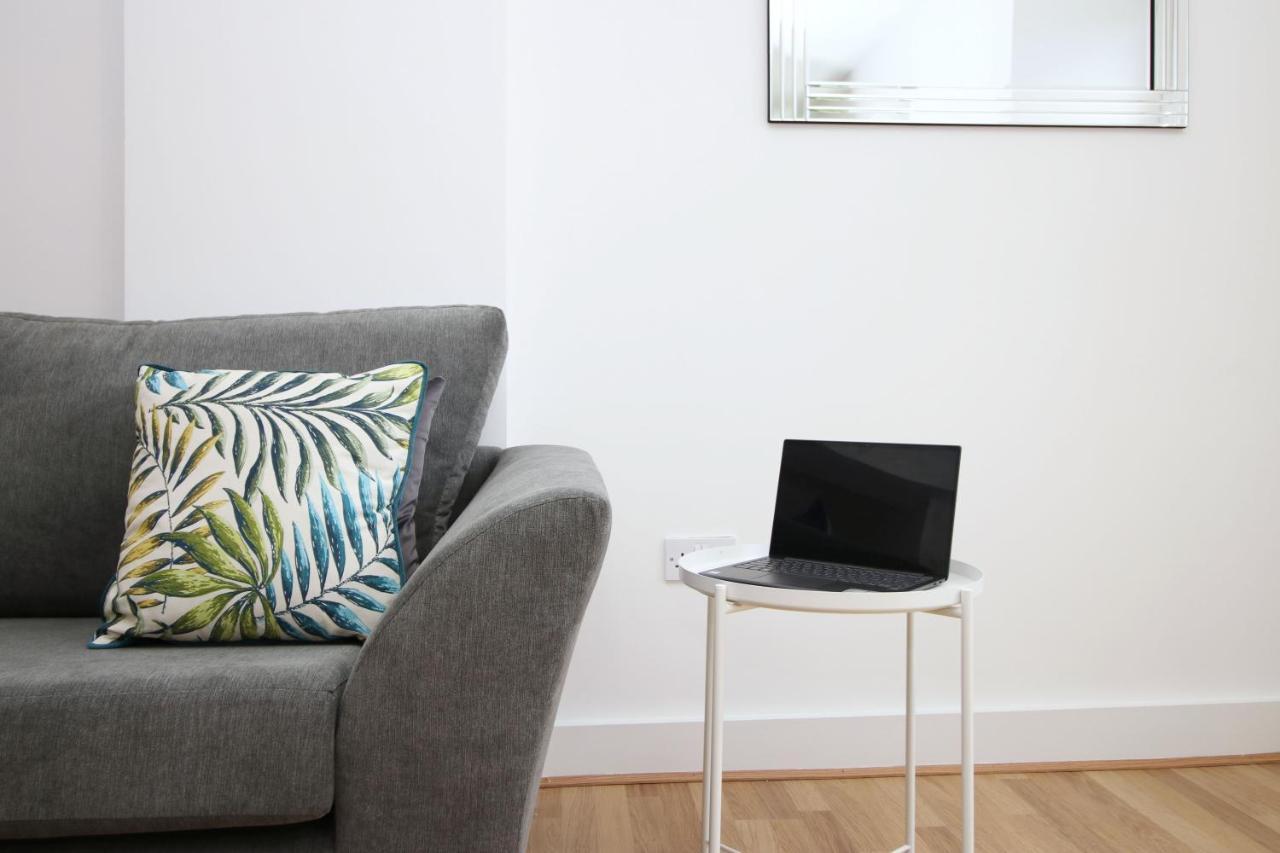 St Thomas Loft Views By Ssw - 2Br, Parking, Sleeps 4, Easy Access To City Centre, Marina, Beach And M4 Swansea Luaran gambar