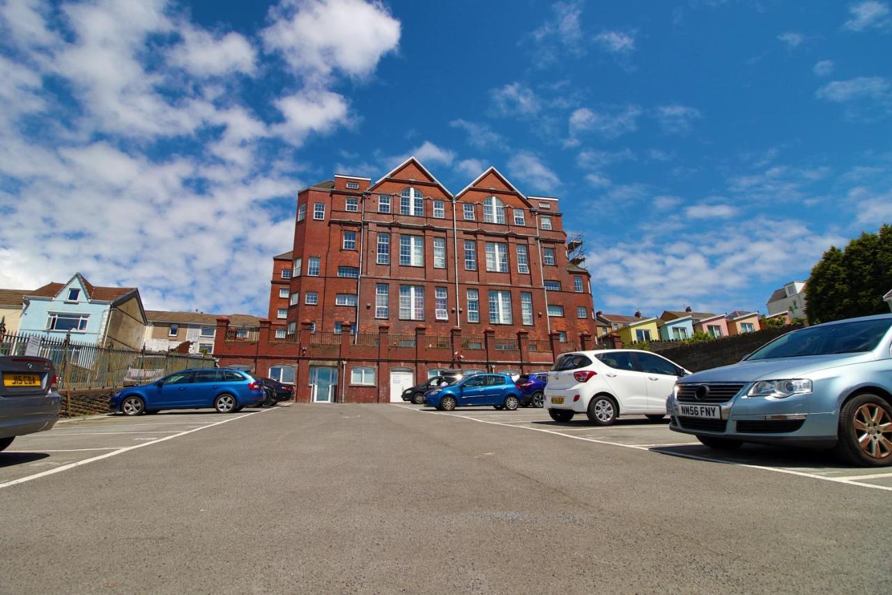 St Thomas Loft Views By Ssw - 2Br, Parking, Sleeps 4, Easy Access To City Centre, Marina, Beach And M4 Swansea Luaran gambar